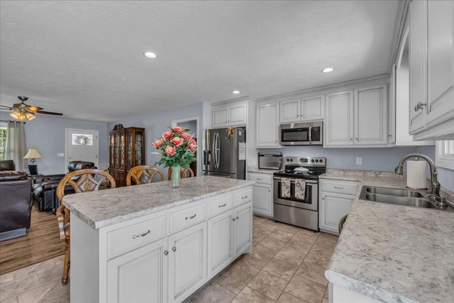 1841 Hills Chapel Rd, Manchester, TN 37355