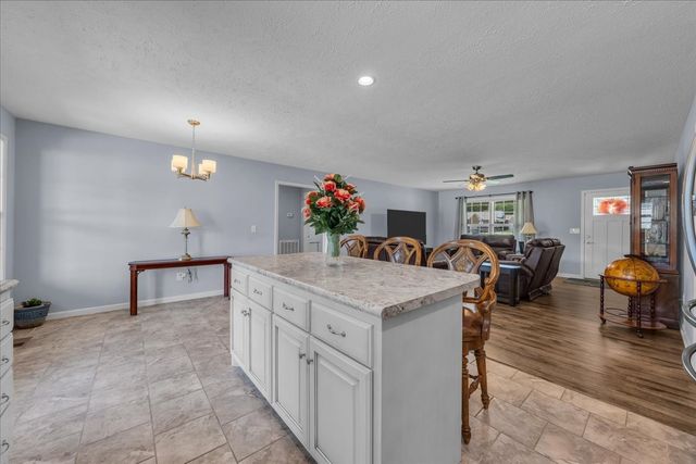 1841 Hills Chapel Rd, Manchester, TN 37355