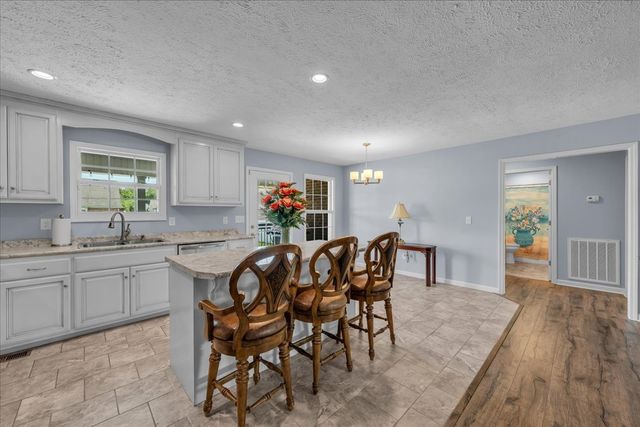 1841 Hills Chapel Rd, Manchester, TN 37355