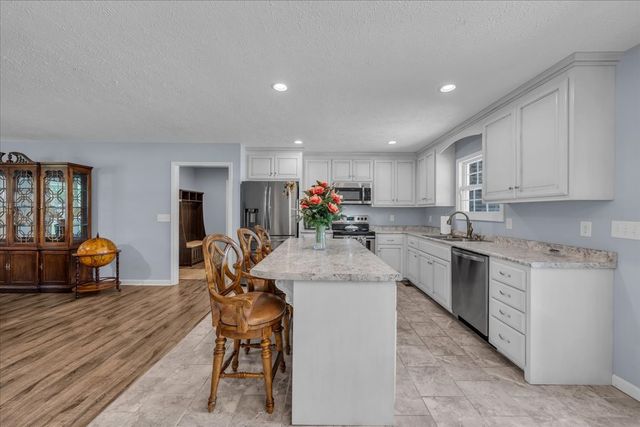 1841 Hills Chapel Rd, Manchester, TN 37355