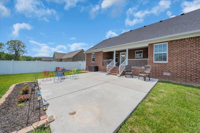 1841 Hills Chapel Rd, Manchester, TN 37355