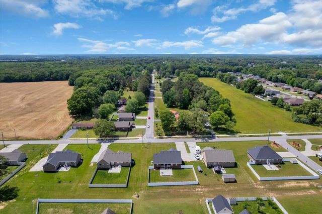 1841 Hills Chapel Rd, Manchester, TN 37355