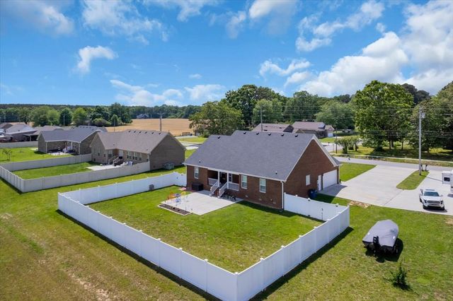1841 Hills Chapel Rd, Manchester, TN 37355