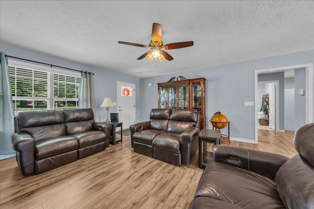 1841 Hills Chapel Rd, Manchester, TN 37355
