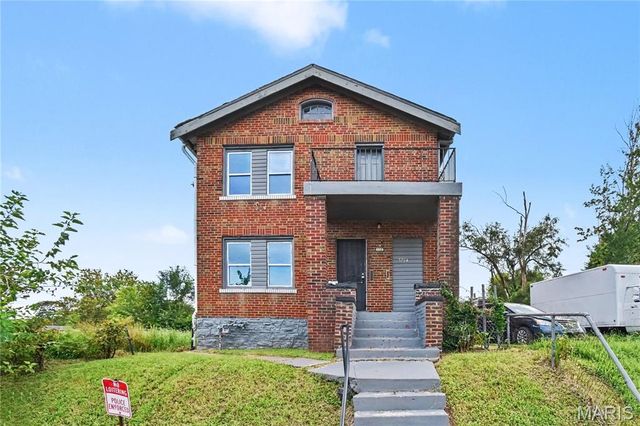 5704 Labadie Avenue, St Louis, MO 63120