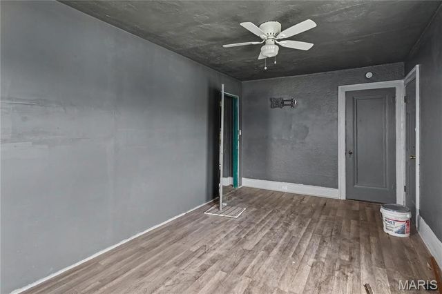 5704 Labadie Avenue, St Louis, MO 63120