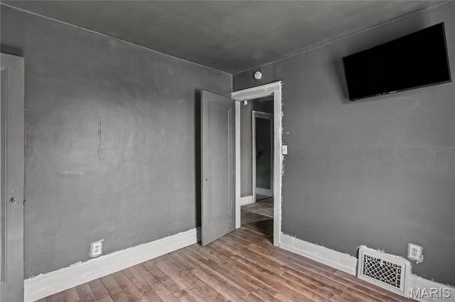 5704 Labadie Avenue, St Louis, MO 63120