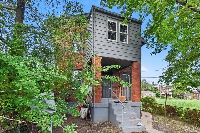 5704 Labadie Avenue, St Louis, MO 63120