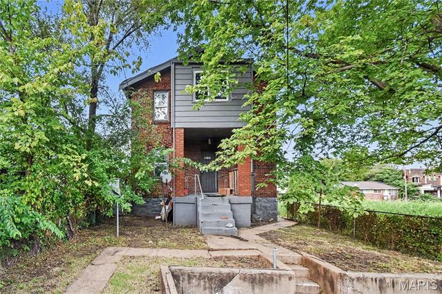 5704 Labadie Avenue, St Louis, MO 63120