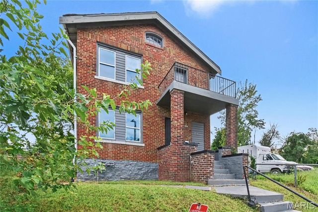 5704 Labadie Avenue, St Louis, MO 63120