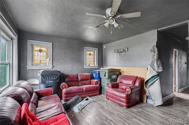 5704 Labadie Avenue, St Louis, MO 63120