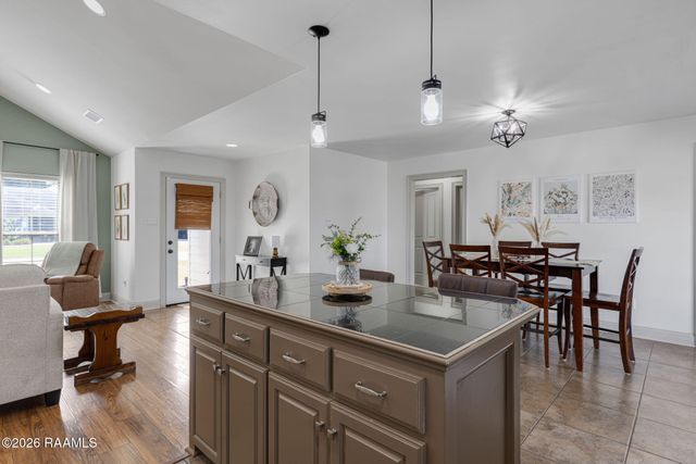 208 Landsdowne Way, Carencro, LA 70520