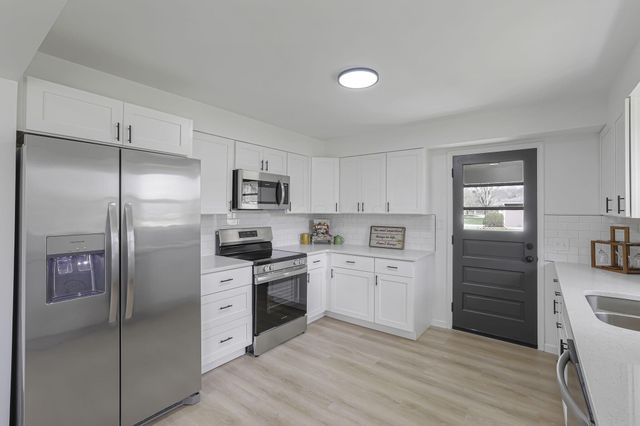 2425 Blue Valley Road SE, Lancaster, OH 43130