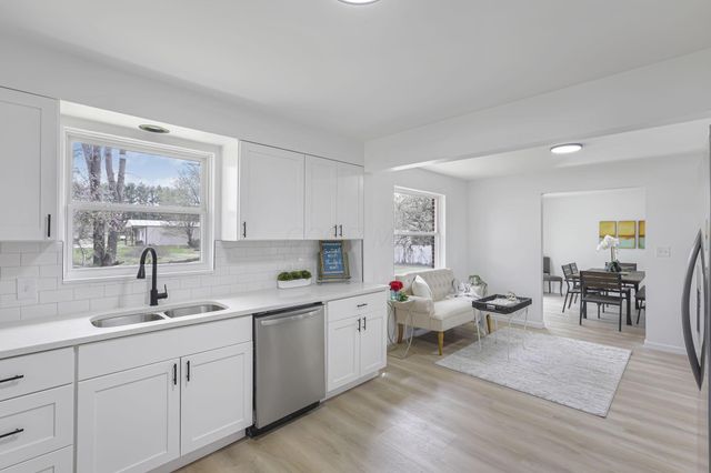 2425 Blue Valley Road SE, Lancaster, OH 43130