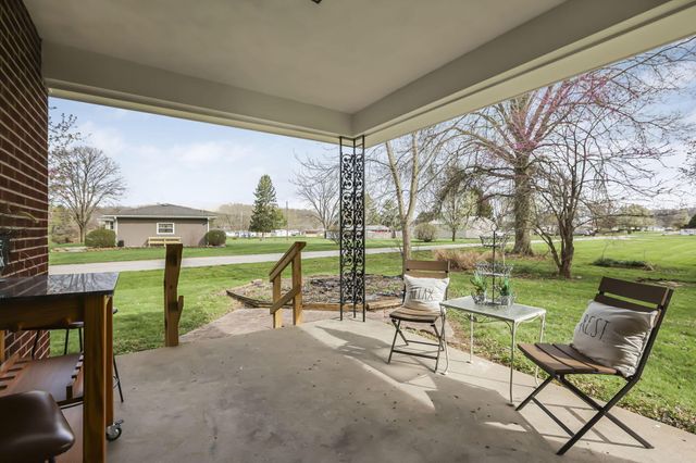 2425 Blue Valley Road SE, Lancaster, OH 43130
