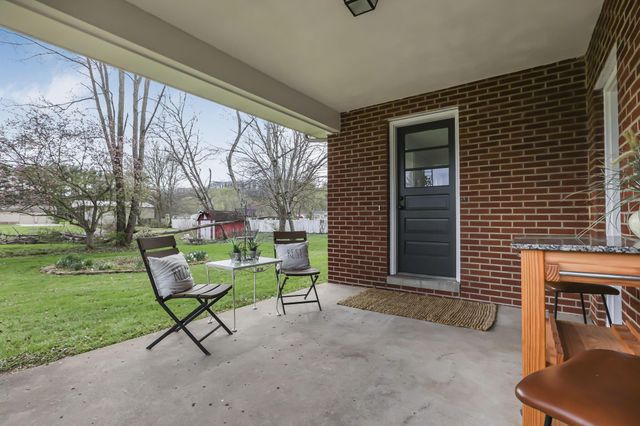 2425 Blue Valley Road SE, Lancaster, OH 43130