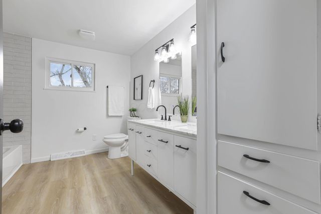 2425 Blue Valley Road SE, Lancaster, OH 43130