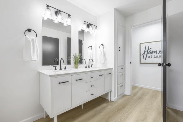 2425 Blue Valley Road SE, Lancaster, OH 43130