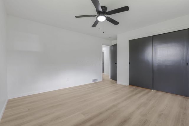 2425 Blue Valley Road SE, Lancaster, OH 43130