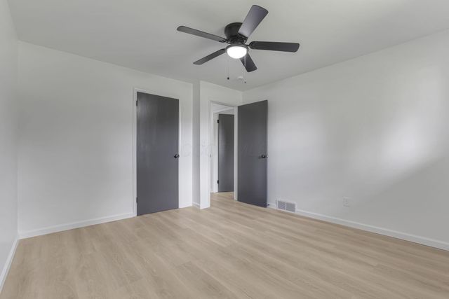 2425 Blue Valley Road SE, Lancaster, OH 43130