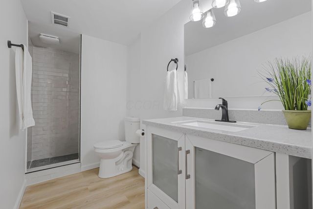 2425 Blue Valley Road SE, Lancaster, OH 43130