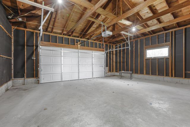 2425 Blue Valley Road SE, Lancaster, OH 43130