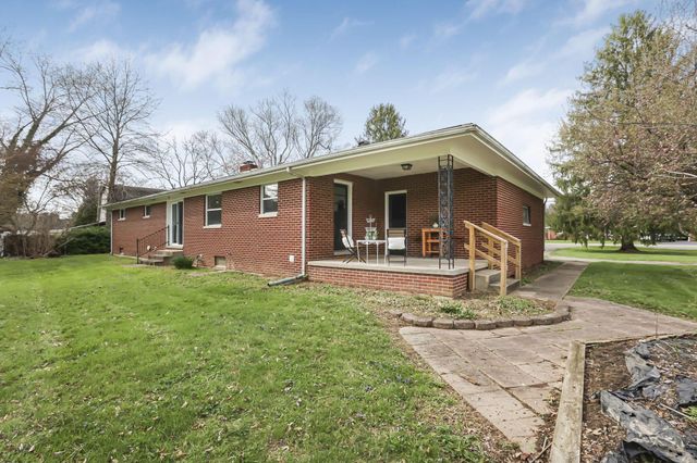 2425 Blue Valley Road SE, Lancaster, OH 43130