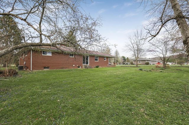 2425 Blue Valley Road SE, Lancaster, OH 43130