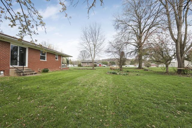 2425 Blue Valley Road SE, Lancaster, OH 43130