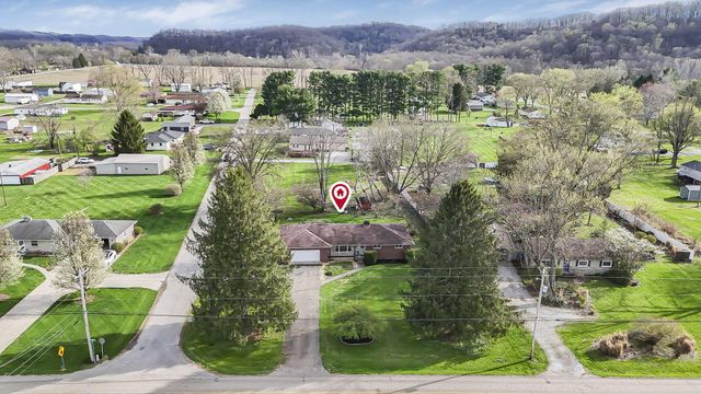 2425 Blue Valley Road SE, Lancaster, OH 43130