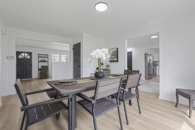 2425 Blue Valley Road SE, Lancaster, OH 43130