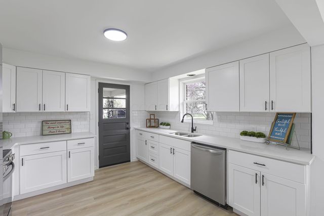 2425 Blue Valley Road SE, Lancaster, OH 43130