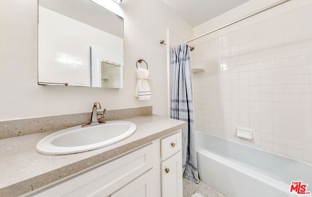 6250 Buckingham 204, Culver City, CA 90230