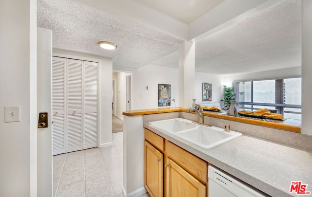 6250 Buckingham 204, Culver City, CA 90230