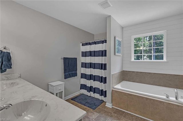8484 Patrick Henry WAY, Gloucester, VA 23061