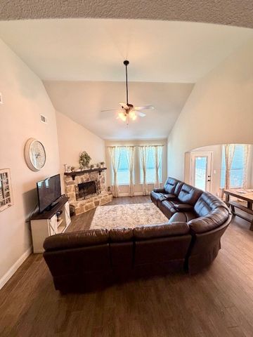 11733 Wax Myrtle Trail, Fort Worth, TX 76108