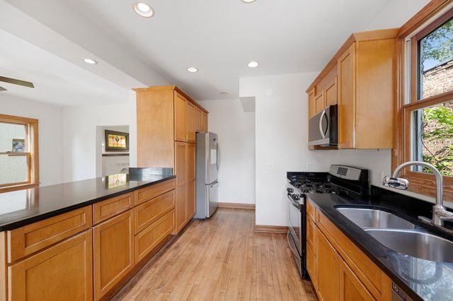 602 Highland Avenue, Oak Park, IL 60304