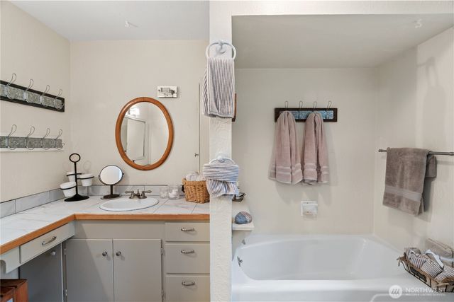 245 Joe Rocky Road, Raymond, WA 98577