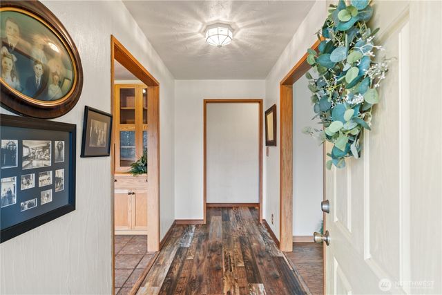 245 Joe Rocky Road, Raymond, WA 98577