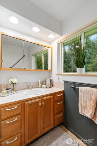 245 Joe Rocky Road, Raymond, WA 98577