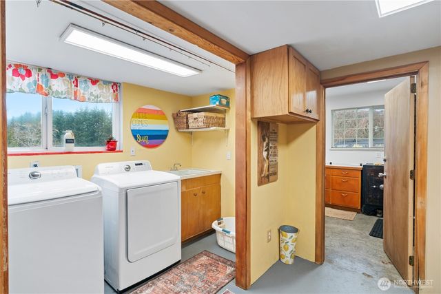 245 Joe Rocky Road, Raymond, WA 98577