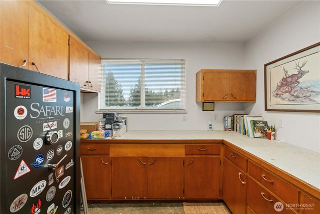 245 Joe Rocky Road, Raymond, WA 98577