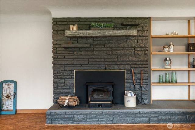 245 Joe Rocky Road, Raymond, WA 98577