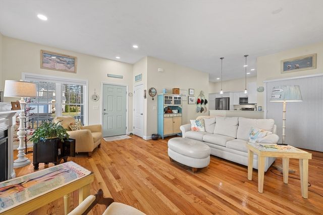 53 Tea Party Circle 53, Holden, MA 01520