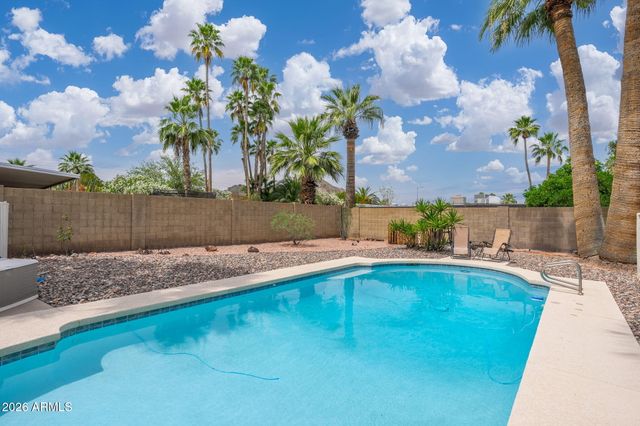 2426 E SAHUARO Drive, Phoenix, AZ 85028