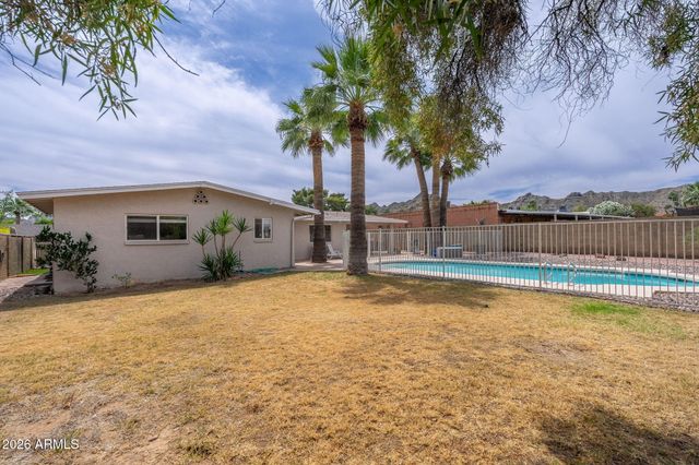 2426 E SAHUARO Drive, Phoenix, AZ 85028