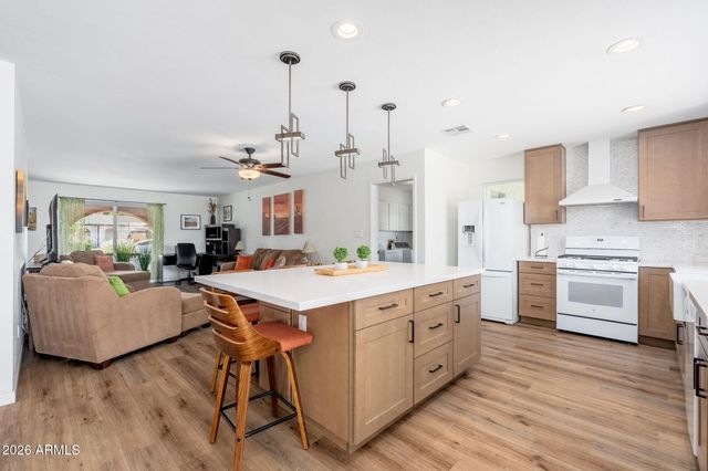 2426 E SAHUARO Drive, Phoenix, AZ 85028