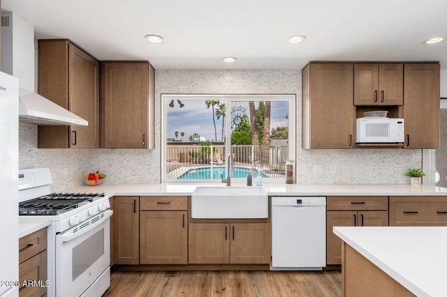 2426 E SAHUARO Drive, Phoenix, AZ 85028