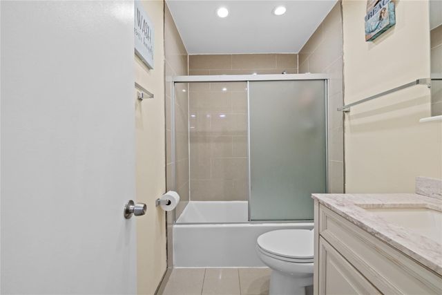 941 Crystal Lake Drive 403, Deerfield Beach, FL 33064