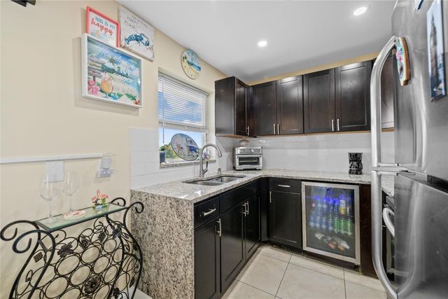 941 Crystal Lake Drive 403, Deerfield Beach, FL 33064